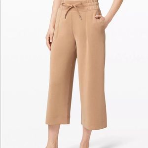 Lululemon Soft Ambitions HR Crop GREY 10